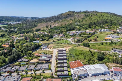 Moradia T4 para Venda em Ferreiros e Gondizalves