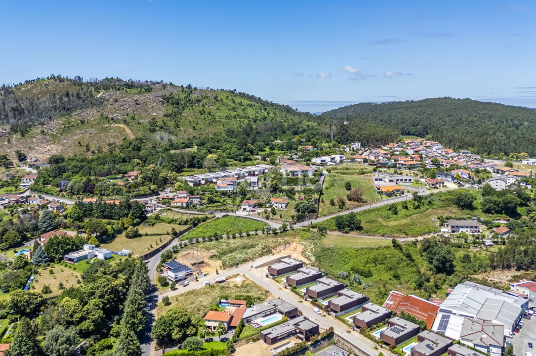 Moradia T4 para Venda em Ferreiros e Gondizalves Foto 69