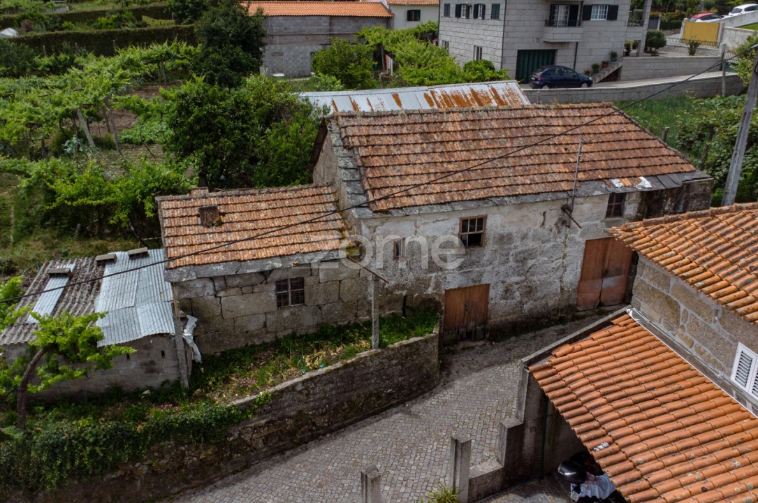Moradia T2 para Venda em Valpedre Foto 1