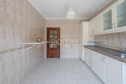 Apartamento T2 para Venda em Cabeça Santa