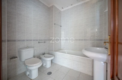 Apartamento T2 para Venda em Cabeça Santa