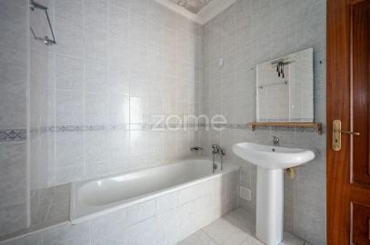 Apartamento T2 para Venda em Cabeça Santa