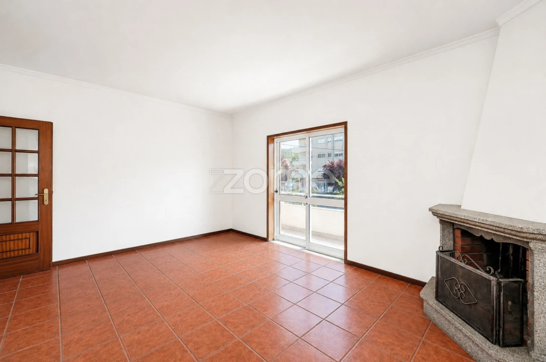Apartamento T2 para Venda em Cabeça Santa Foto 1