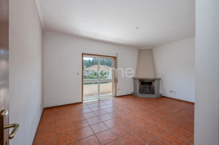 Apartamento T2 para Venda em Cabeça Santa Foto 9