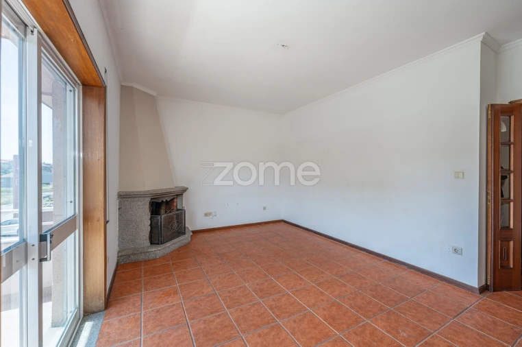 Apartamento T2 para Venda em Cabeça Santa Foto 12