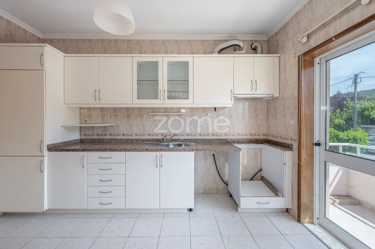 Apartamento T2 para Venda em Cabeça Santa Foto 16