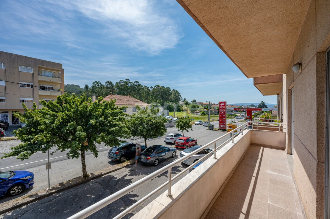 Apartamento T2 para Venda em Cabeça Santa Foto 1