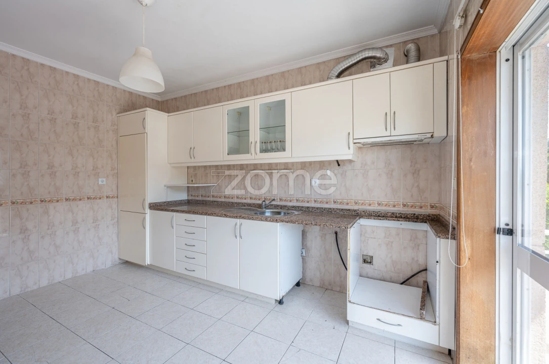 Apartamento T2 para Venda em Cabeça Santa Foto 18