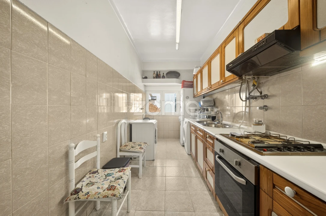 Apartamento T2 para Venda em Algueirão-Mem Martins Foto 1