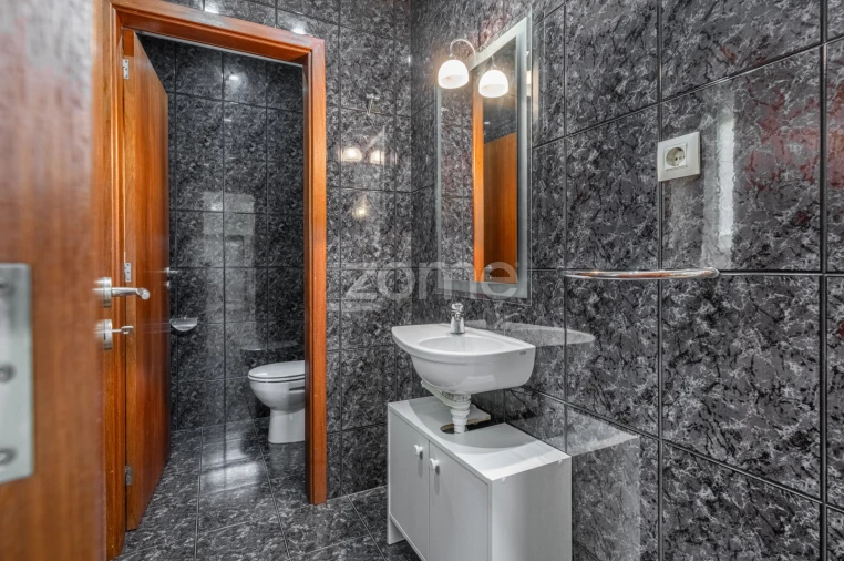 Moradia T4 para Venda em Vila Cova da Lixa e Borba de Godim Foto 12