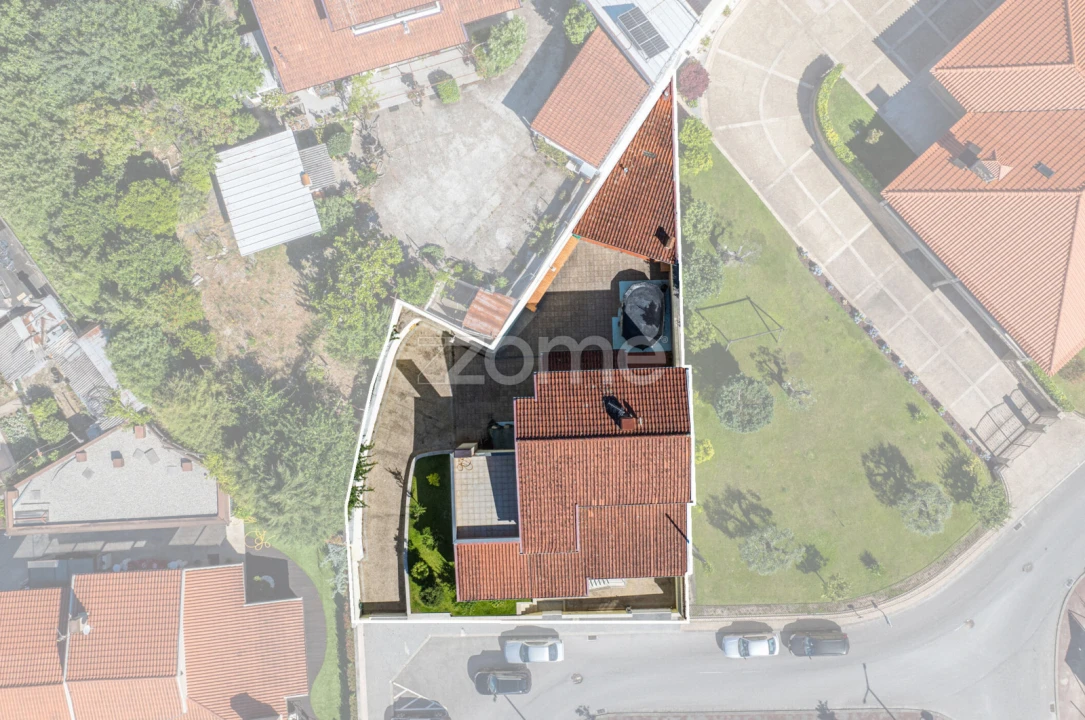 Moradia T4 para Venda em Vila Cova da Lixa e Borba de Godim Foto 32