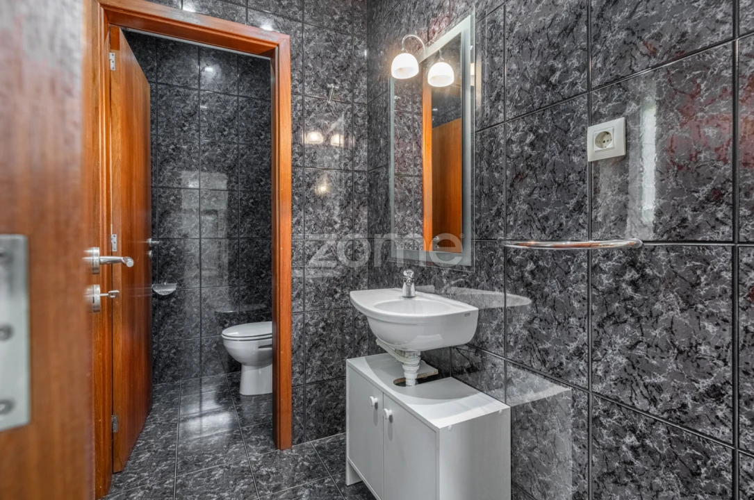 Moradia T4 para Venda em Vila Cova da Lixa e Borba de Godim Foto 12
