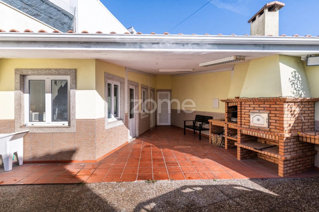 Moradia T4 para Venda em Vila Cova da Lixa e Borba de Godim Foto 6