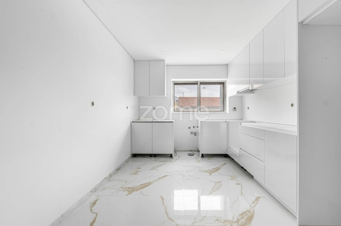Apartamento T2 para Venda em Lustosa e Barrosas (Santo Estêvão) Foto 1