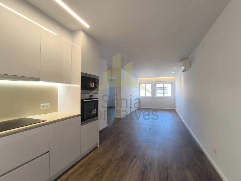 Apartamento T2 para Arrendamento em Santa Maria Maior e Monserrate e Meadela Foto 3