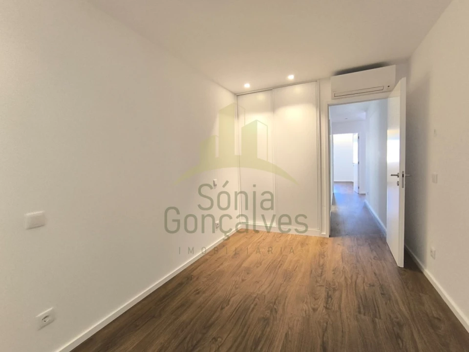Apartamento T2 para Arrendamento em Santa Maria Maior e Monserrate e Meadela Foto 12
