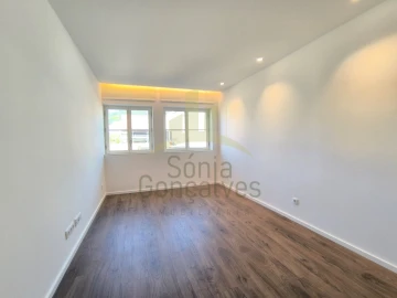 Apartamento T2 para Arrendamento em Santa Maria Maior e Monserrate e Meadela