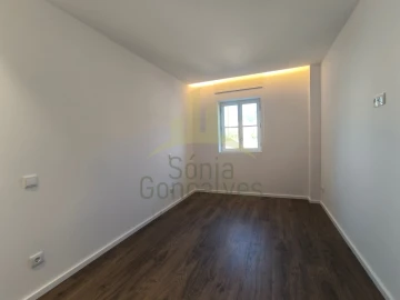 Apartamento T2 para Arrendamento em Santa Maria Maior e Monserrate e Meadela