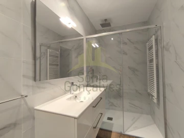 Apartamento T2 para Arrendamento em Santa Maria Maior e Monserrate e Meadela