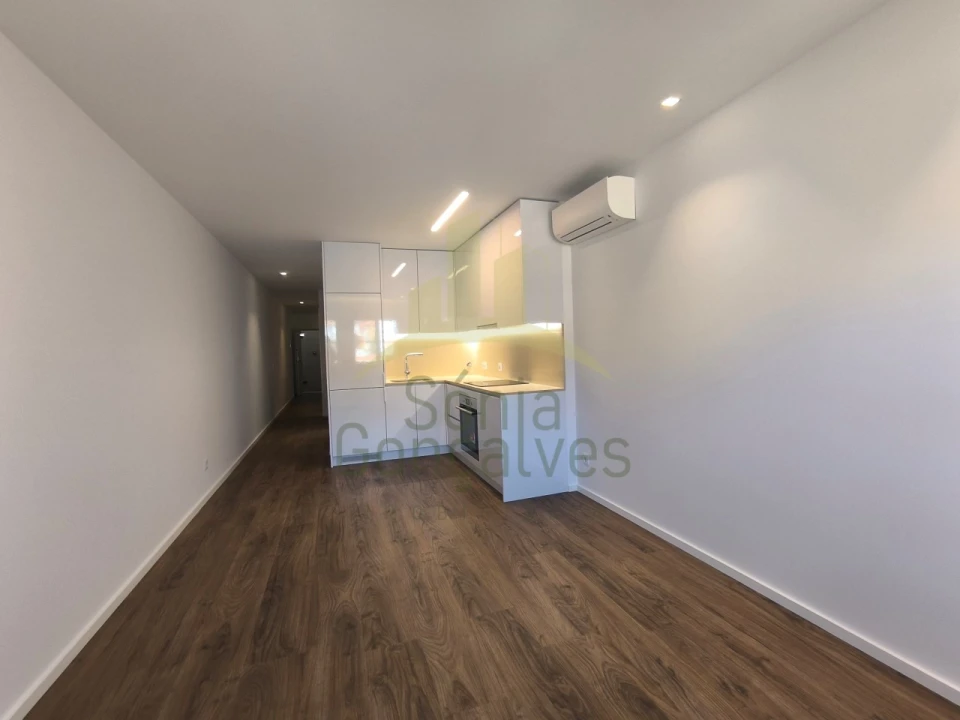 Apartamento T1 para Arrendamento em Santa Maria Maior e Monserrate e Meadela Foto 2