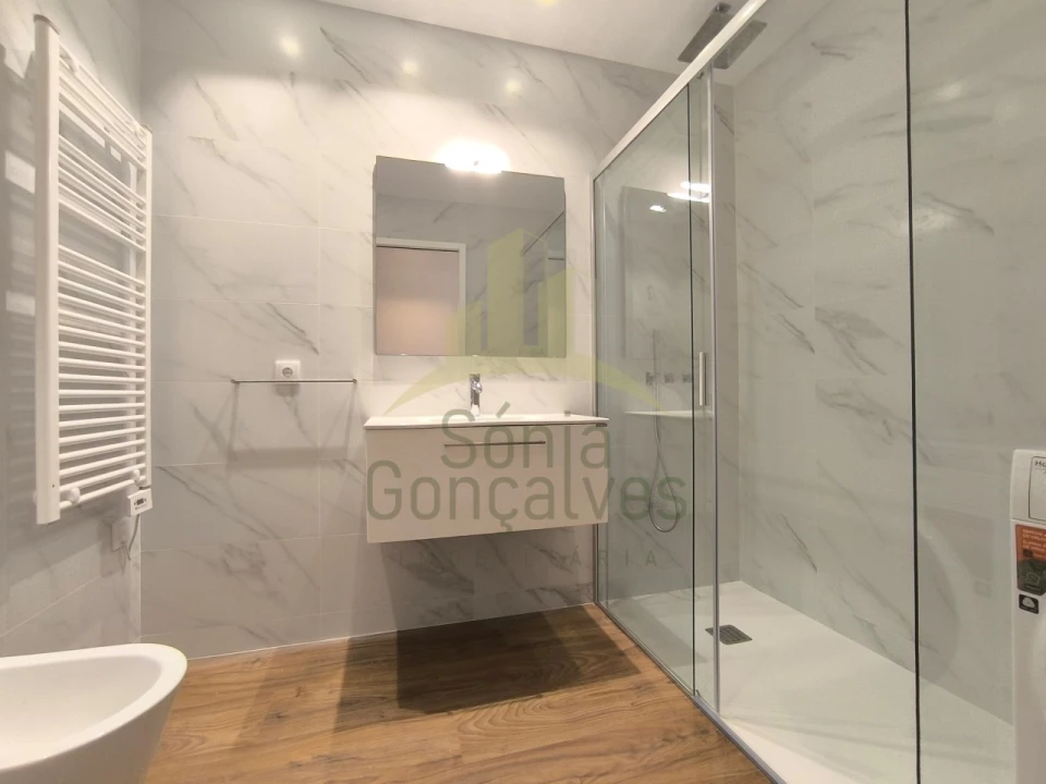 Apartamento T1 para Arrendamento em Santa Maria Maior e Monserrate e Meadela Foto 5
