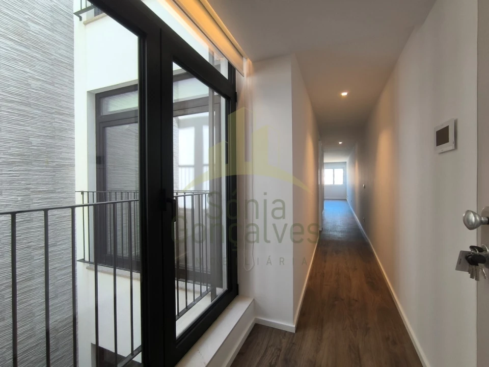 Apartamento T1 para Arrendamento em Santa Maria Maior e Monserrate e Meadela Foto 3