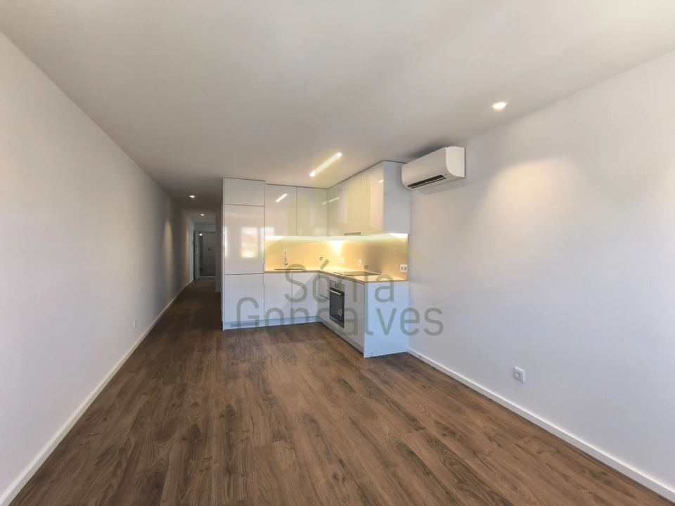 Apartamento T1 para Arrendamento em Santa Maria Maior e Monserrate e Meadela Foto 2