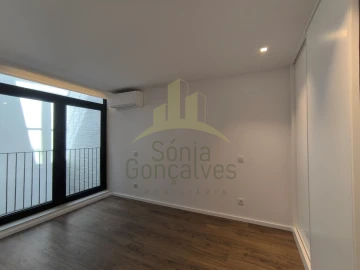 Apartamento T1 para Arrendamento em Santa Maria Maior e Monserrate e Meadela