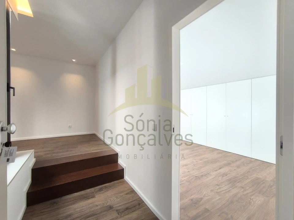 Apartamento T2 para Arrendamento em Santa Maria Maior e Monserrate e Meadela Foto 12