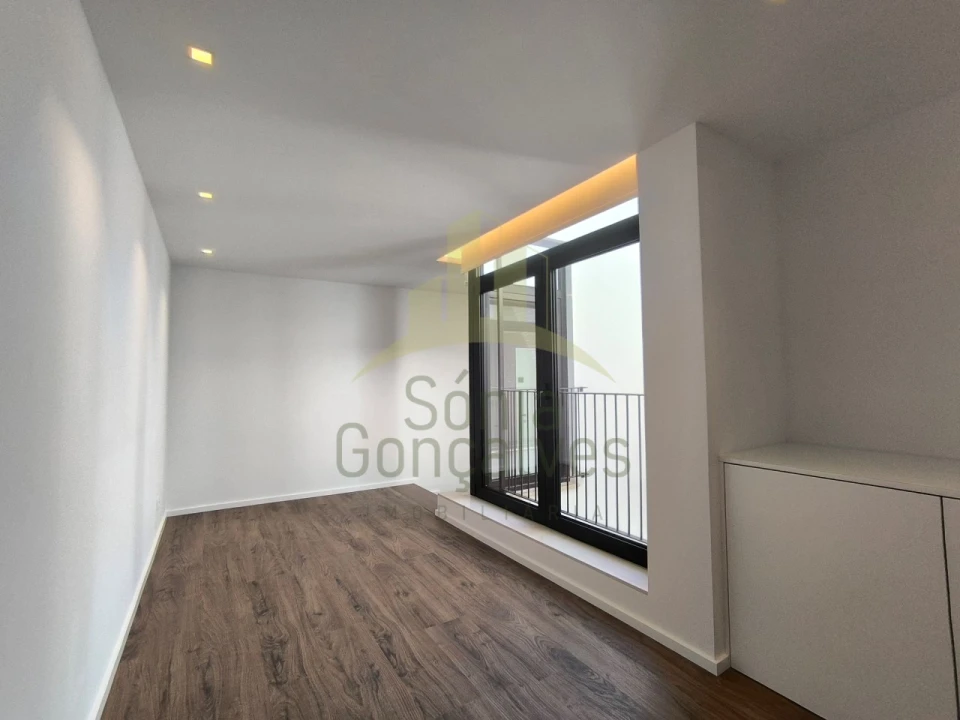 Apartamento T2 para Arrendamento em Santa Maria Maior e Monserrate e Meadela Foto 13