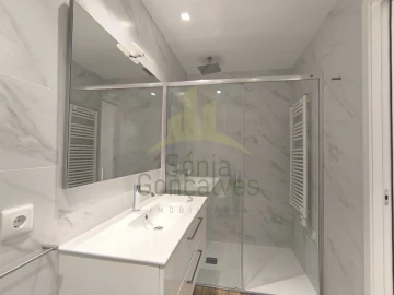 Apartamento T2 para Arrendamento em Santa Maria Maior e Monserrate e Meadela