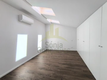Apartamento T2 para Arrendamento em Santa Maria Maior e Monserrate e Meadela