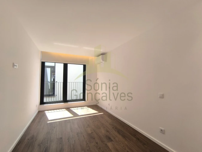 Apartamento T2 para Arrendamento em Santa Maria Maior e Monserrate e Meadela Foto 7