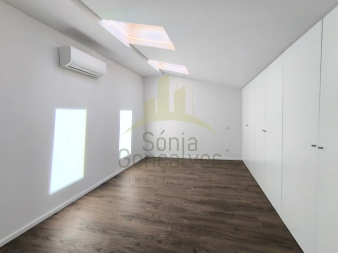 Apartamento T2 para Arrendamento em Santa Maria Maior e Monserrate e Meadela Foto 10