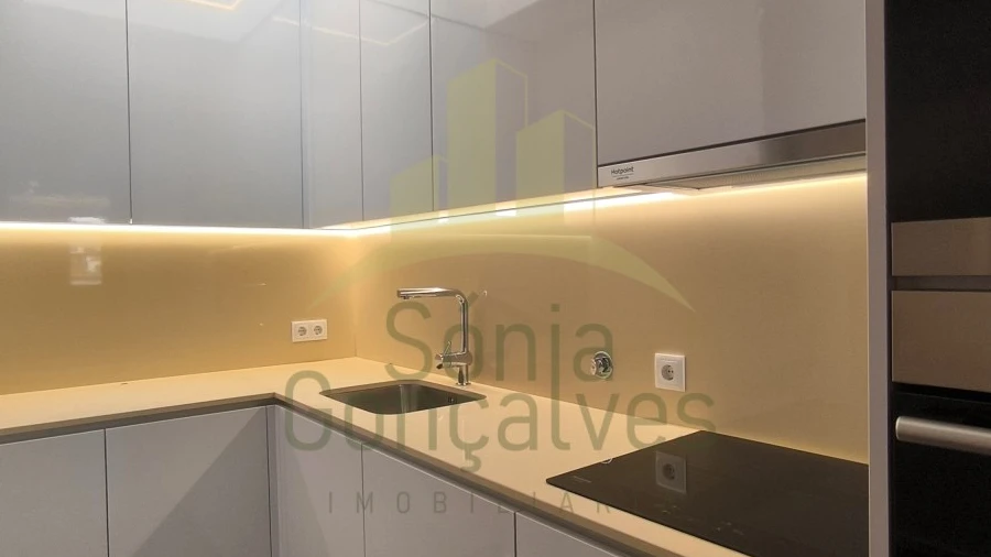 Apartamento T2 para Arrendamento em Santa Maria Maior e Monserrate e Meadela