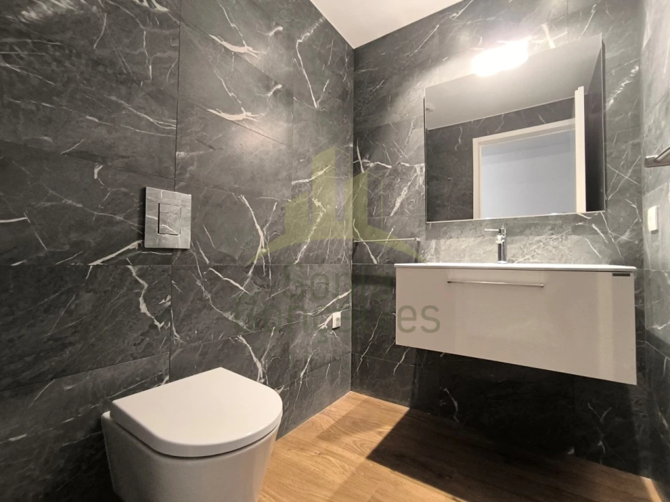 Apartamento T2 para Arrendamento em Santa Maria Maior e Monserrate e Meadela Foto 13