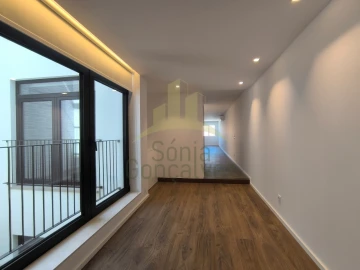 Apartamento T2 para Arrendamento em Santa Maria Maior e Monserrate e Meadela