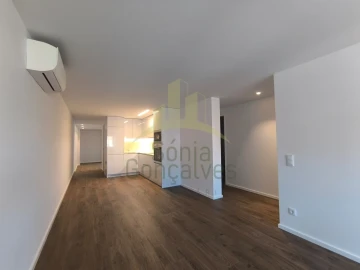 Apartamento T2 para Arrendamento em Santa Maria Maior e Monserrate e Meadela