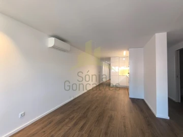 Apartamento T2 para Arrendamento em Santa Maria Maior e Monserrate e Meadela