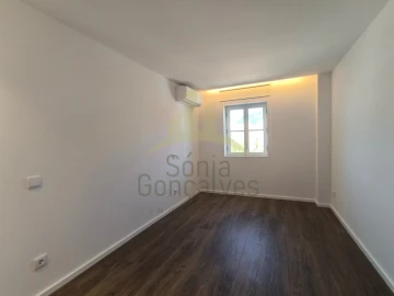 Apartamento T2 para Arrendamento em Santa Maria Maior e Monserrate e Meadela