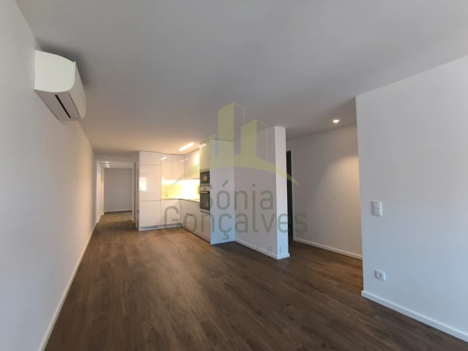 Apartamento T2 para Arrendamento em Santa Maria Maior e Monserrate e Meadela Foto 5