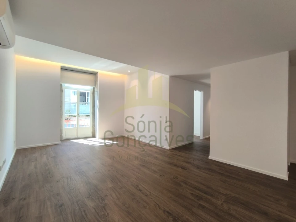 Apartamento T2 para Arrendamento em Santa Maria Maior e Monserrate e Meadela Foto 4