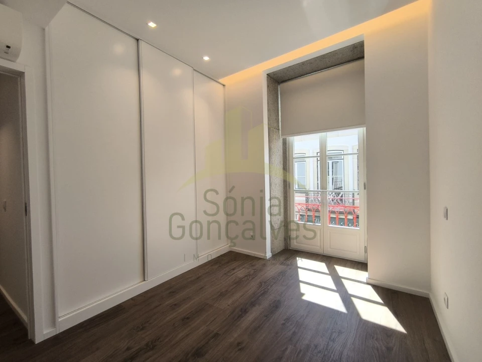 Apartamento T2 para Arrendamento em Santa Maria Maior e Monserrate e Meadela Foto 5