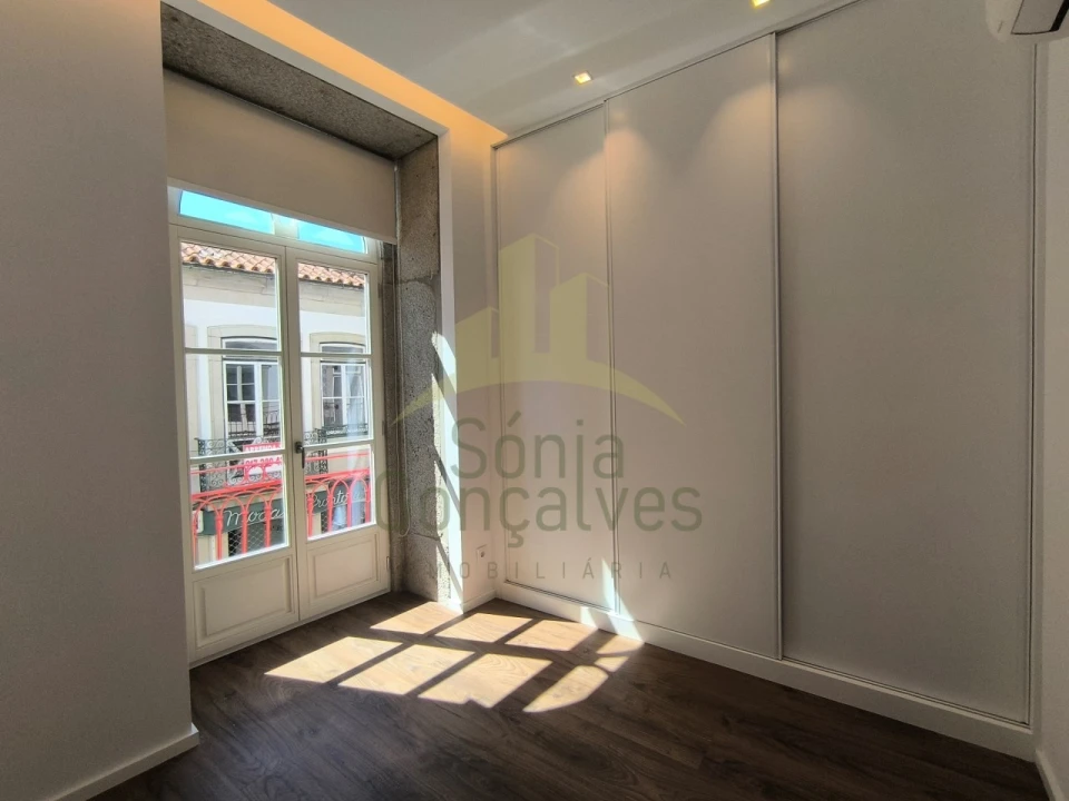 Apartamento T2 para Arrendamento em Santa Maria Maior e Monserrate e Meadela Foto 9