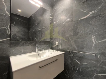 Apartamento T2 para Arrendamento em Santa Maria Maior e Monserrate e Meadela