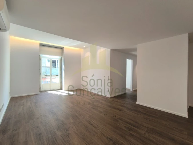 Apartamento T2 para Arrendamento em Santa Maria Maior e Monserrate e Meadela Foto 4