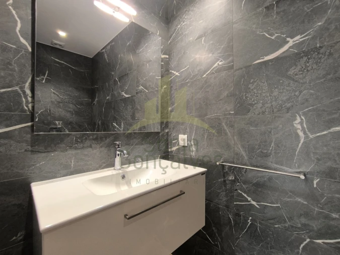 Apartamento T2 para Arrendamento em Santa Maria Maior e Monserrate e Meadela Foto 10
