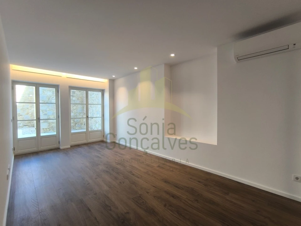 Apartamento T2 para Arrendamento em Santa Maria Maior e Monserrate e Meadela Foto 8