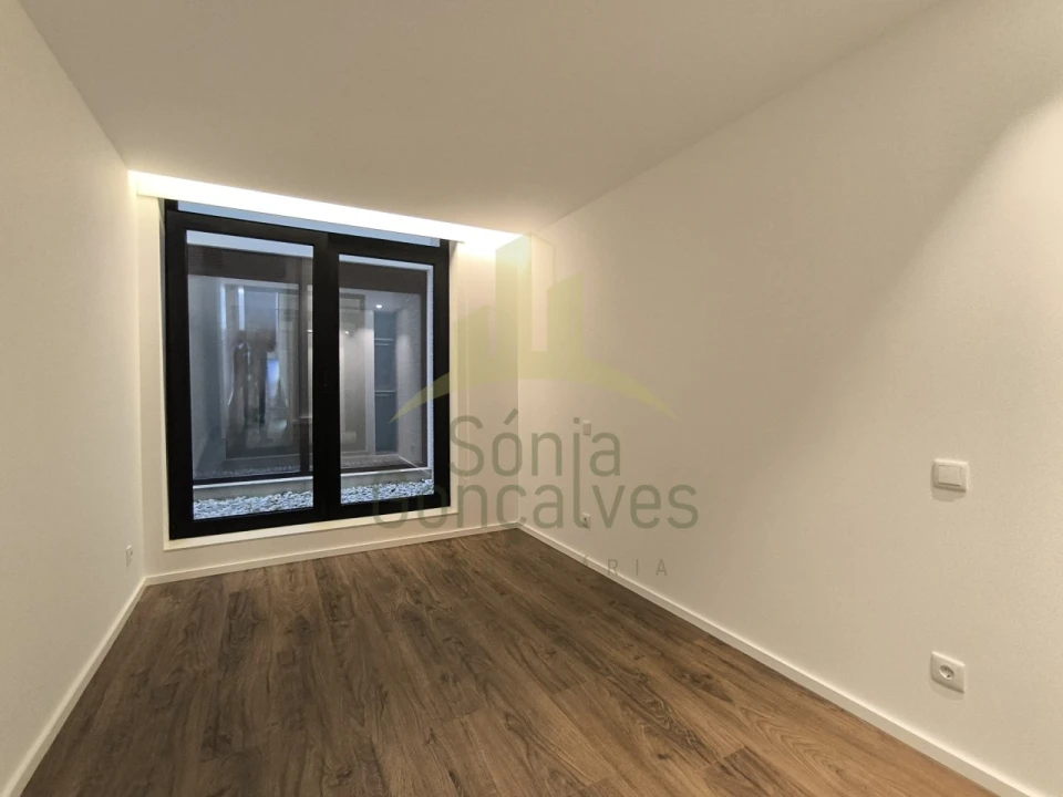 Apartamento T2 para Arrendamento em Santa Maria Maior e Monserrate e Meadela Foto 13