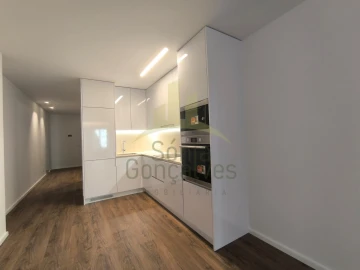 Apartamento T2 para Arrendamento em Santa Maria Maior e Monserrate e Meadela